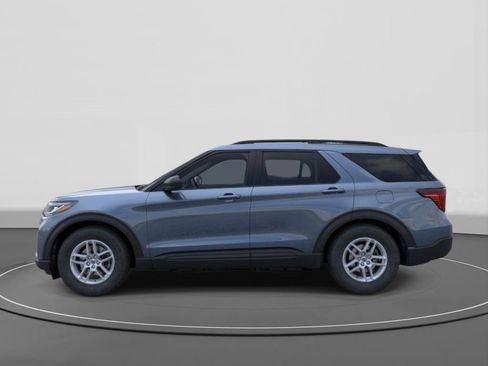 New 2026 Ford Explorer Active RWD image 3
