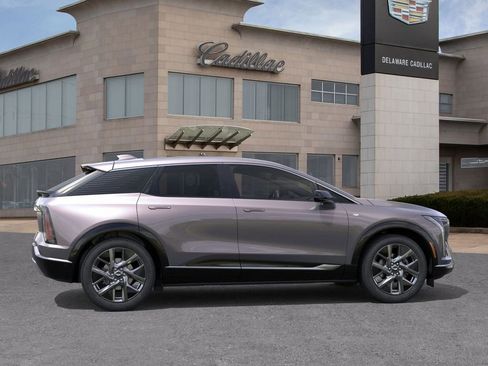 New 2026 Cadillac Optiq Luxury 2 image 5