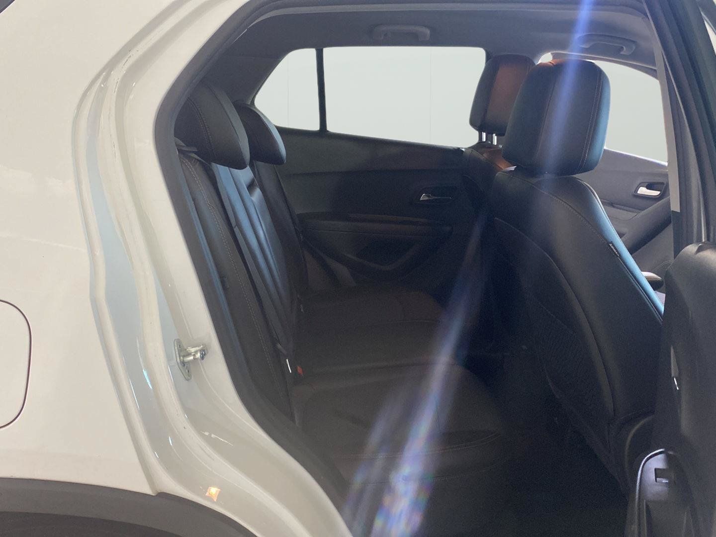 Used 2019 Chevrolet Trax LT AWD/4WD image 21