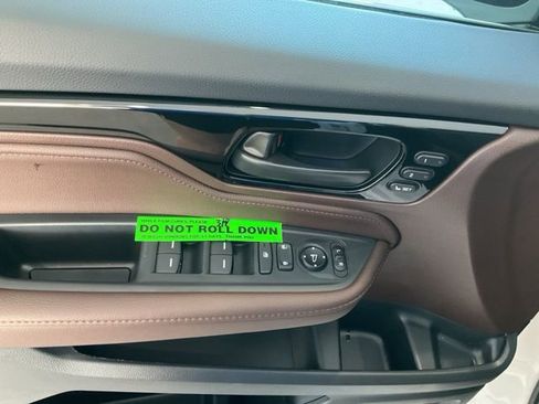 New 2026 Honda Odyssey Touring image 6