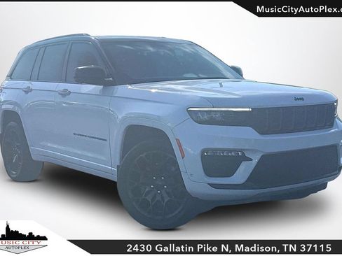 Used 2023 Jeep Grand Cherokee Summit AWD/4WD image 1