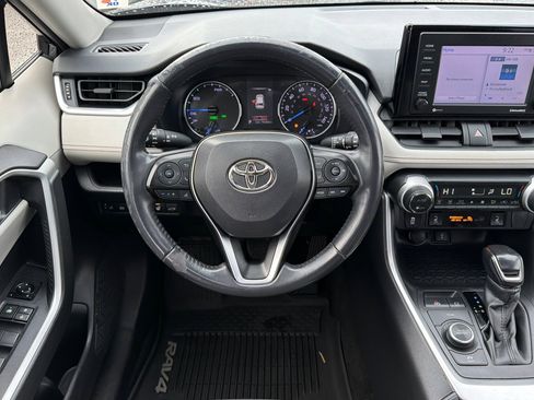 Used 2021 Toyota RAV4 XLE w/ Convenience Package image 13