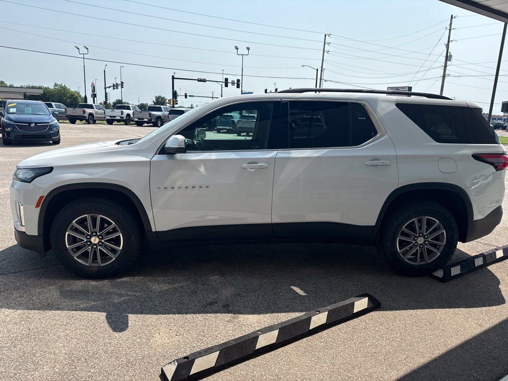 Used 2023 Chevrolet Traverse LT FWD image 3