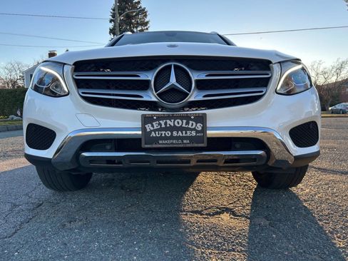 Used 2019 Mercedes-Benz GLC 300 4MATIC w/ Multimedia Package image 11