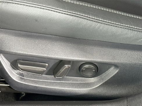 Used 2025 Toyota Camry SE image 22