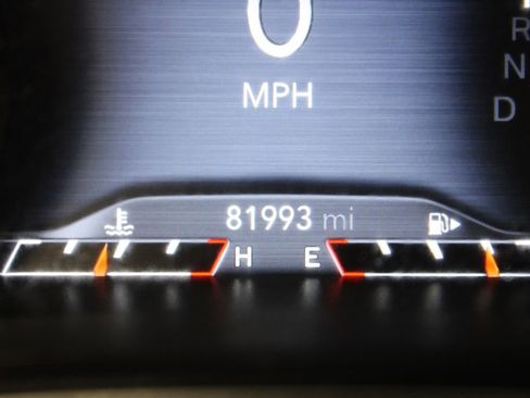 Used 2019 Jeep Cherokee Limited image 30