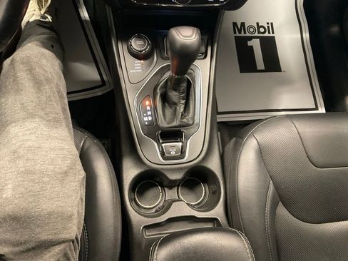 Used 2019 Jeep Cherokee Limited image 22