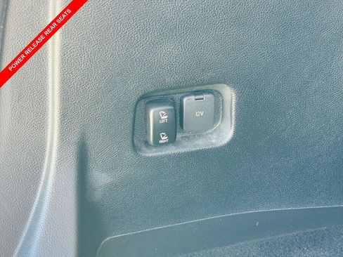 Used 2017 Ford Edge Titanium w/ Technology Package FWD image 10