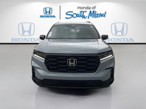 Certified 2024 Honda Pilot Sport image 2