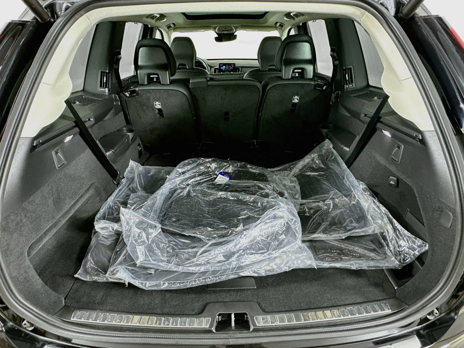 Used 2026 Volvo XC90 B6 Ultra AWD/4WD image 38