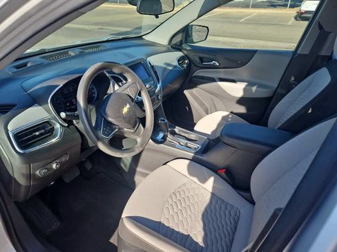 Used 2020 Chevrolet Equinox LS FWD image 14