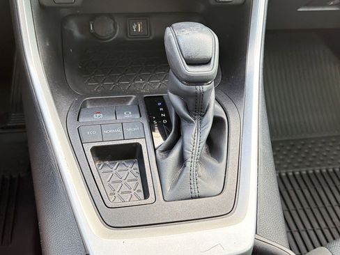 Certified 2023 Toyota RAV4 XLE w/ Convenience Package FWD image 19