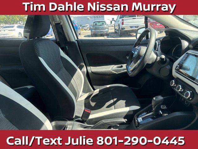 Used 2022 Nissan Versa SV FWD image 17