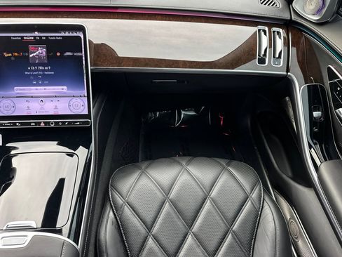 Used 2024 Mercedes-Benz Maybach S 580 4MATIC image 31