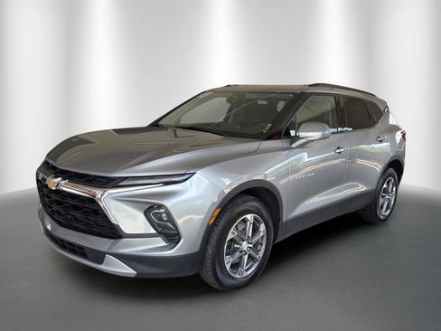 Used 2023 Chevrolet Blazer LT w/ Convenience Package FWD image 2