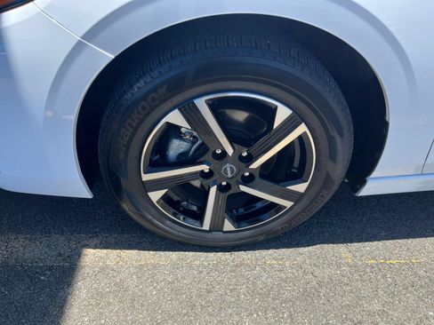 Used 2025 Nissan Sentra SV FWD image 26