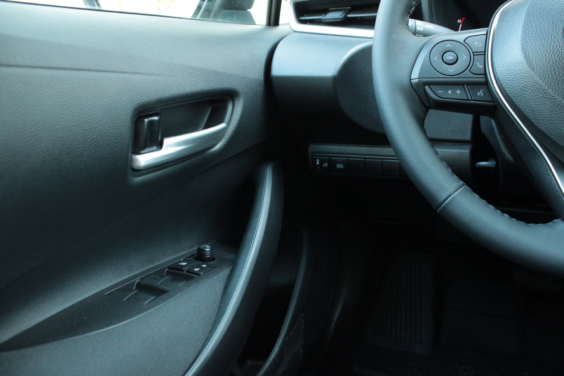 New 2027 Toyota Corolla SE FWD image 24