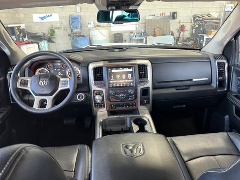 Used 2018 RAM 1500 Laramie w/ Convenience Group AWD/4WD image 33