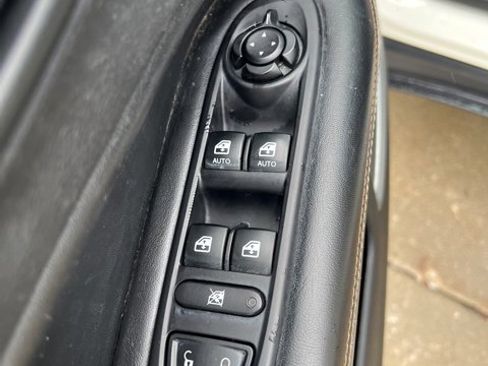 Certified 2019 Jeep Compass Latitude w/ Cold Weather Group image 16