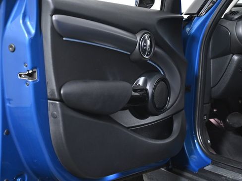 Certified 2022 MINI Cooper 4-Door Hardtop image 29