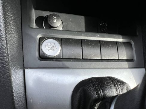 Used 2014 Volkswagen Jetta SE FWD image 28
