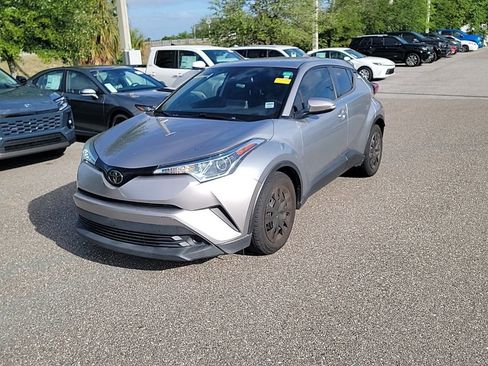 Used 2019 Toyota C-HR LE image 1