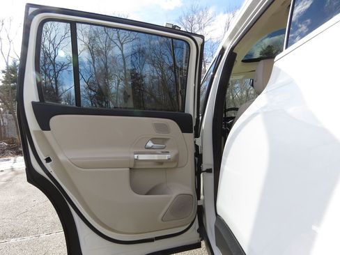 Used 2023 Mercedes-Benz EQB 350 4MATIC SUV image 19