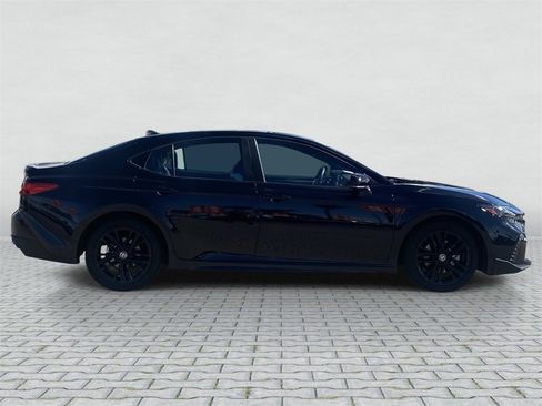 Certified 2025 Toyota Camry SE image 8