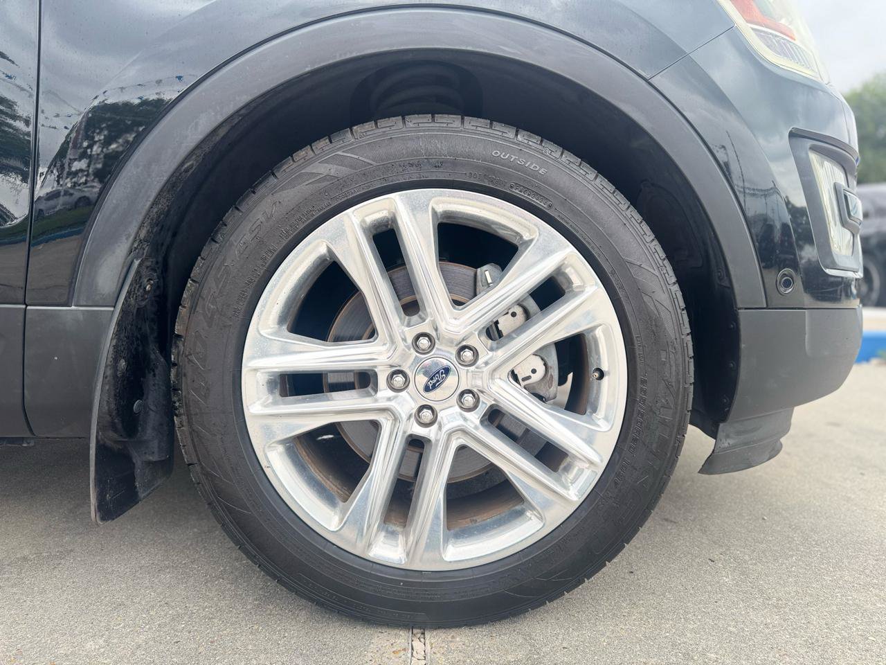 Used 2017 Ford Explorer Limited w/ Equipment Group 301A FWD image 25