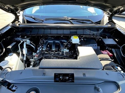 New 2025 Nissan Pathfinder SV image 10