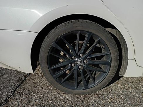 Used 2022 Toyota Camry XSE image 12