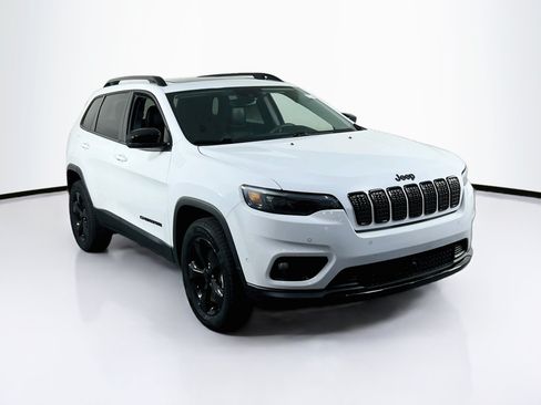 Used 2023 Jeep Cherokee Altitude Lux w/ Lux Elite Package AWD/4WD image 3