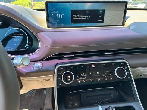 Used 2023 Genesis GV80 2.5T w/ Prestige 20" Package image 27