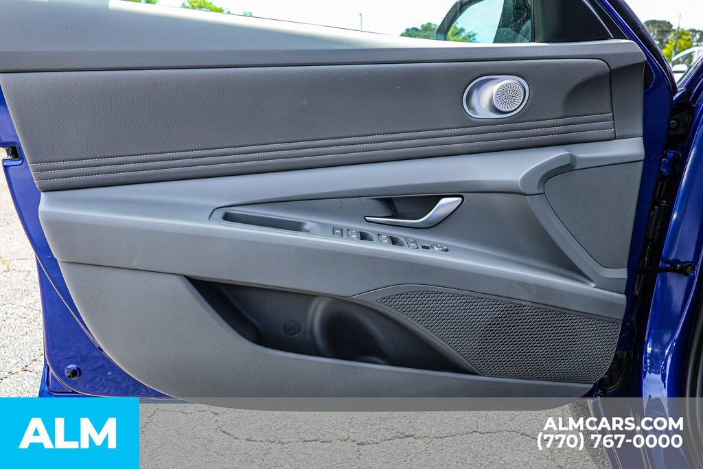Used 2025 Hyundai Elantra Sport FWD image 43