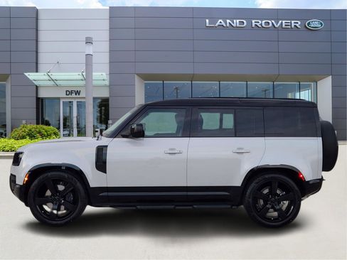 New 2026 Land Rover Defender 110 X-Dynamic SE image 3