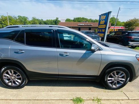 Used 2023 GMC Terrain SLT AWD/4WD image 5