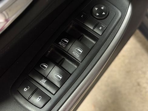 Used 2019 Jeep Cherokee Latitude Plus image 29