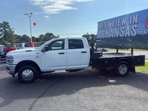 Used 2025 RAM 3500 Tradesman w/ Chrome Appearance Group AWD/4WD image 10