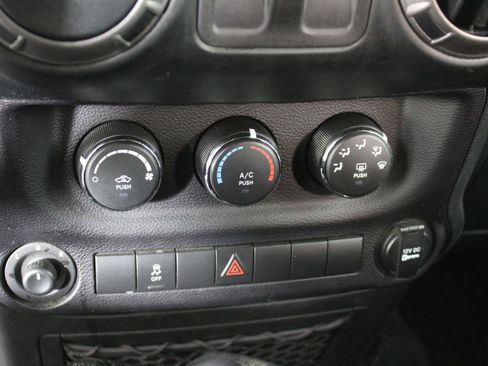 Used 2018 Jeep Wrangler Sport image 16