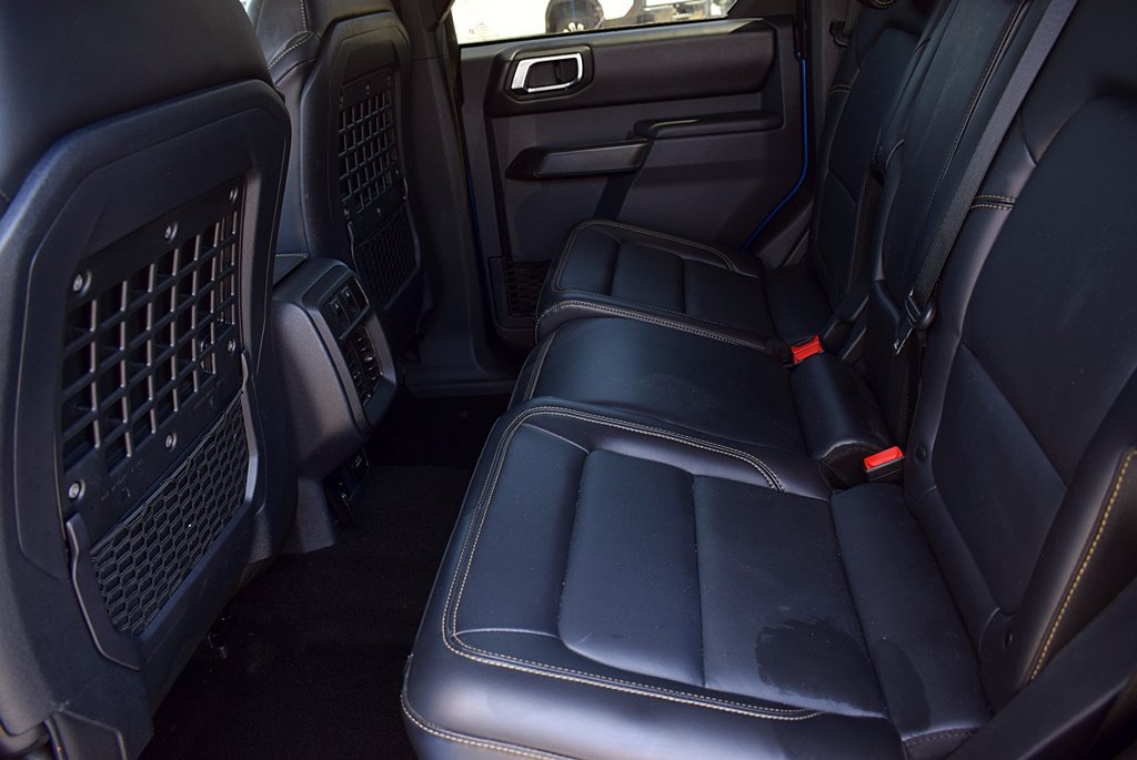 Used 2025 Ford Bronco Badlands AWD/4WD image 15