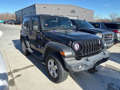Used 2020 Jeep Wrangler Sport image 2
