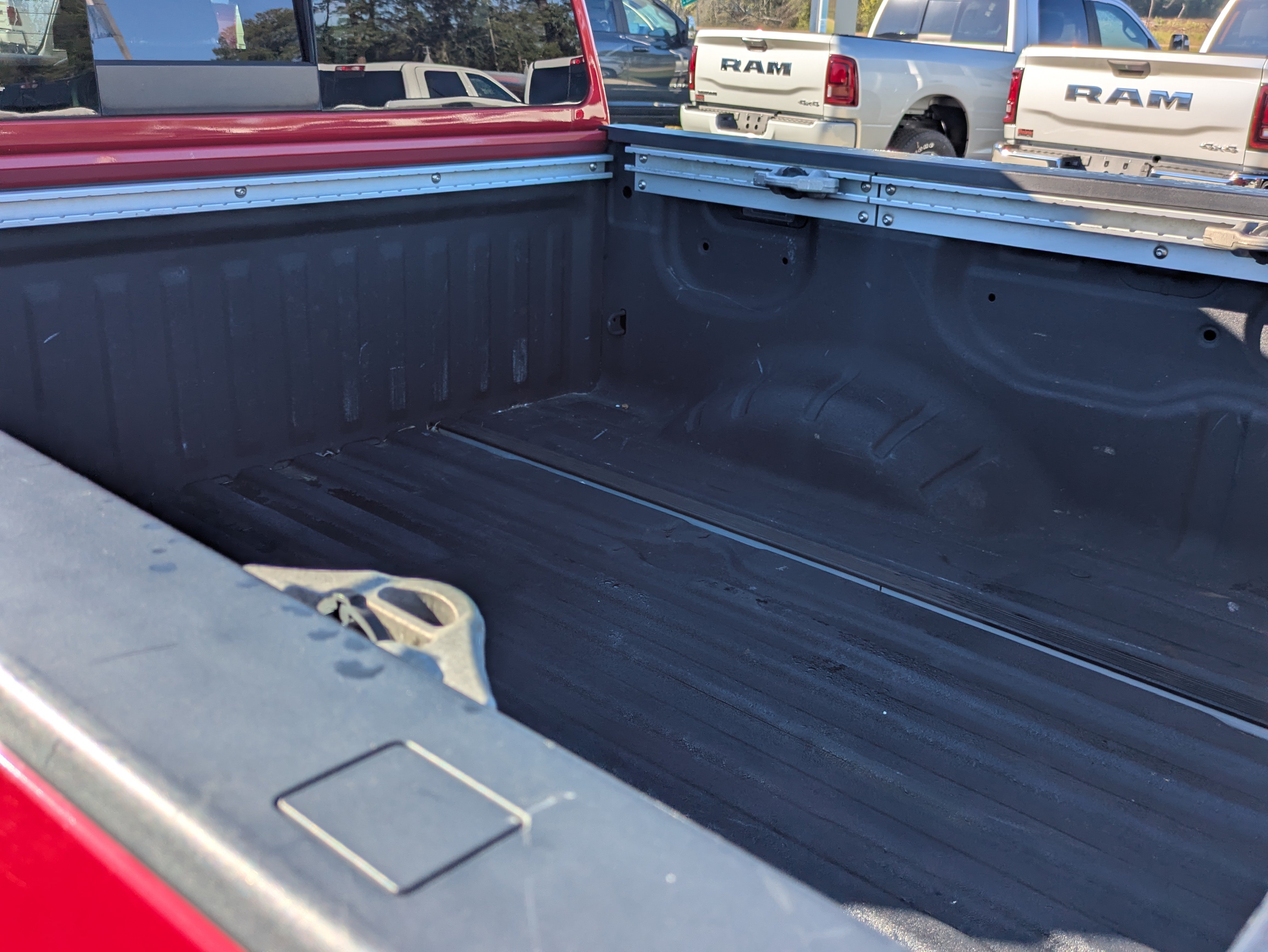 Used 2020 Nissan Titan PRO-4X w/ Pro-4x Convenience Package AWD/4WD image 4