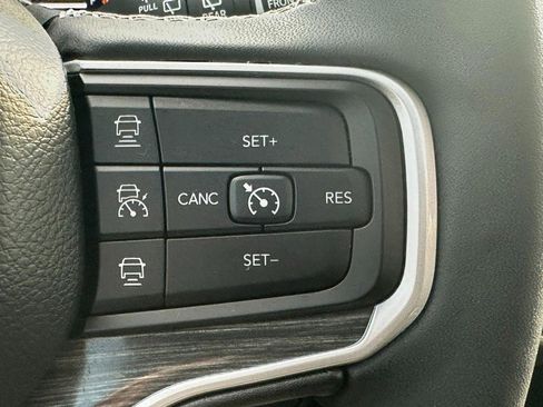 Used 2022 Jeep Wagoneer Series III w/ Premium Group I image 23