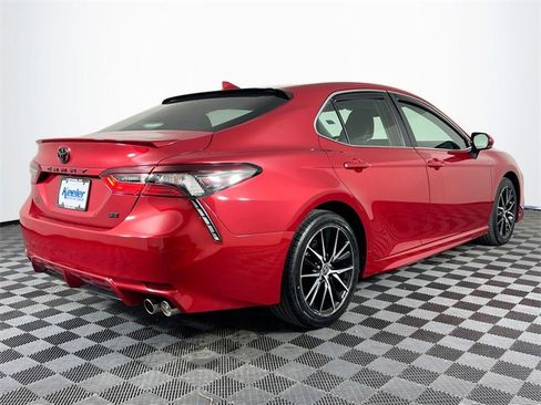 Used 2024 Toyota Camry SE image 6