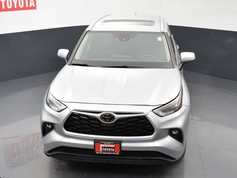 Used 2022 Toyota Highlander XLE image 27