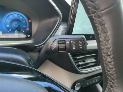 Used 2026 Ford Escape SE w/ PHEV Premium Package FWD image 31