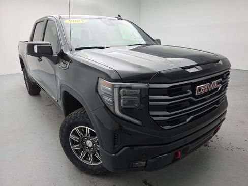 Used 2025 GMC Sierra 1500 AT4 AWD/4WD image 4