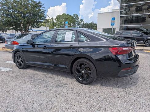 Certified 2026 Volkswagen Jetta SE w/ Black Wheel Package FWD image 4