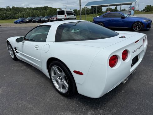 Used 1998 Chevrolet Corvette Coupe RWD image 7