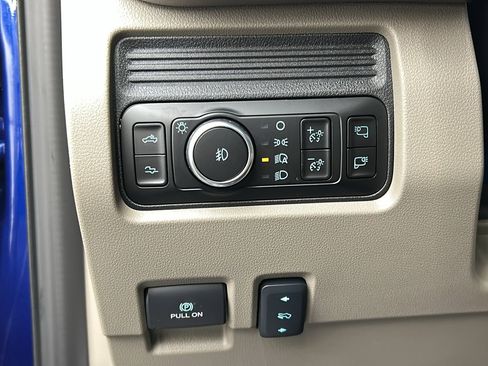 Used 2026 Ford F450 Platinum w/ Platinum Plus Package image 32